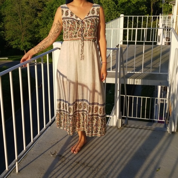 Dresses & Skirts - Flowy bohemian style dress